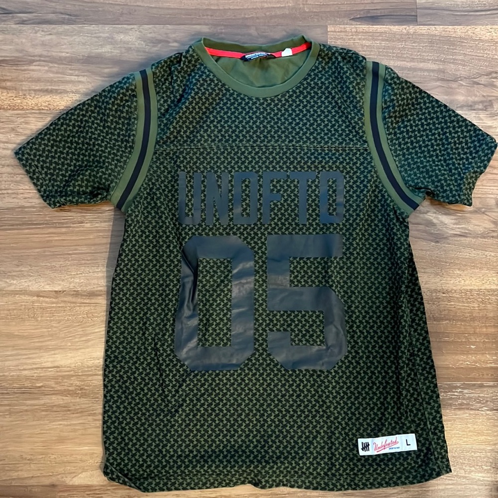 Undefeated Large Green Jersey Tee Shirt